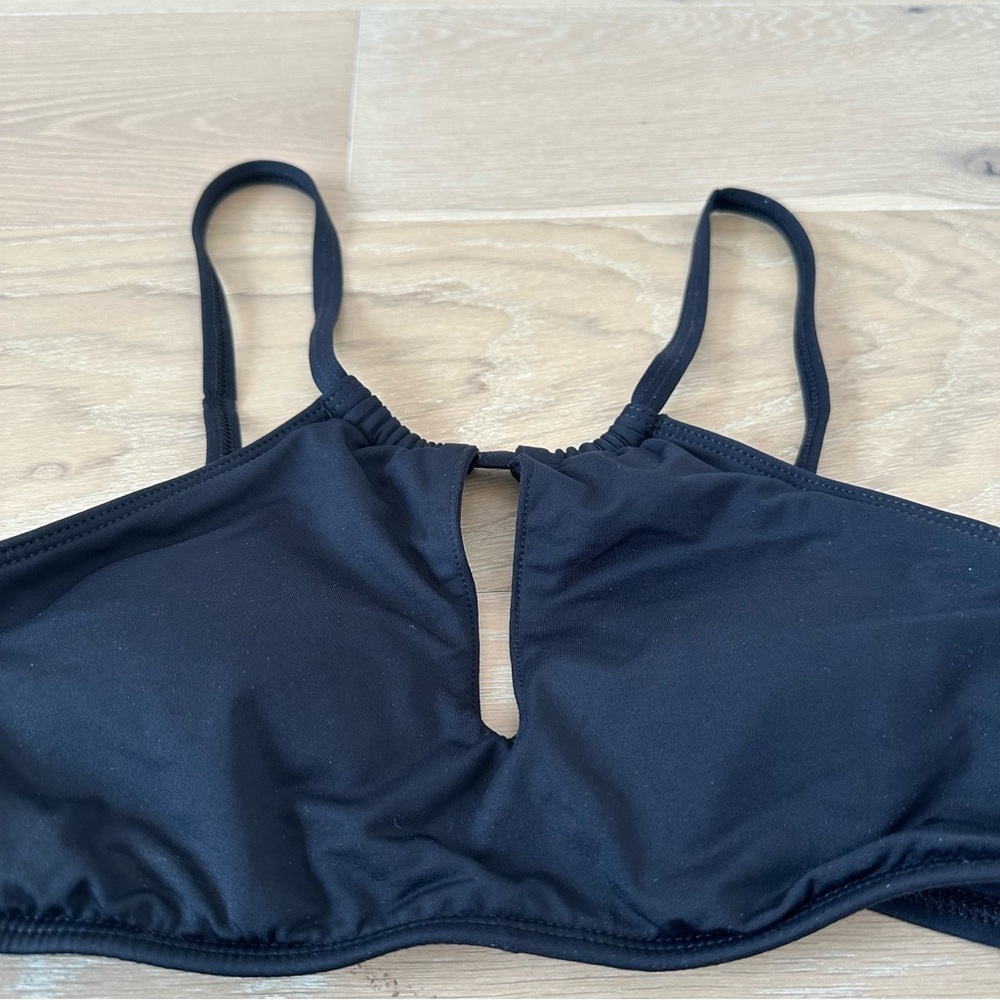 La Blanca Black Island Goddess Keyhole Swim Swimsuit Bikini Top Halter Small 4 - Picture 3 of 8